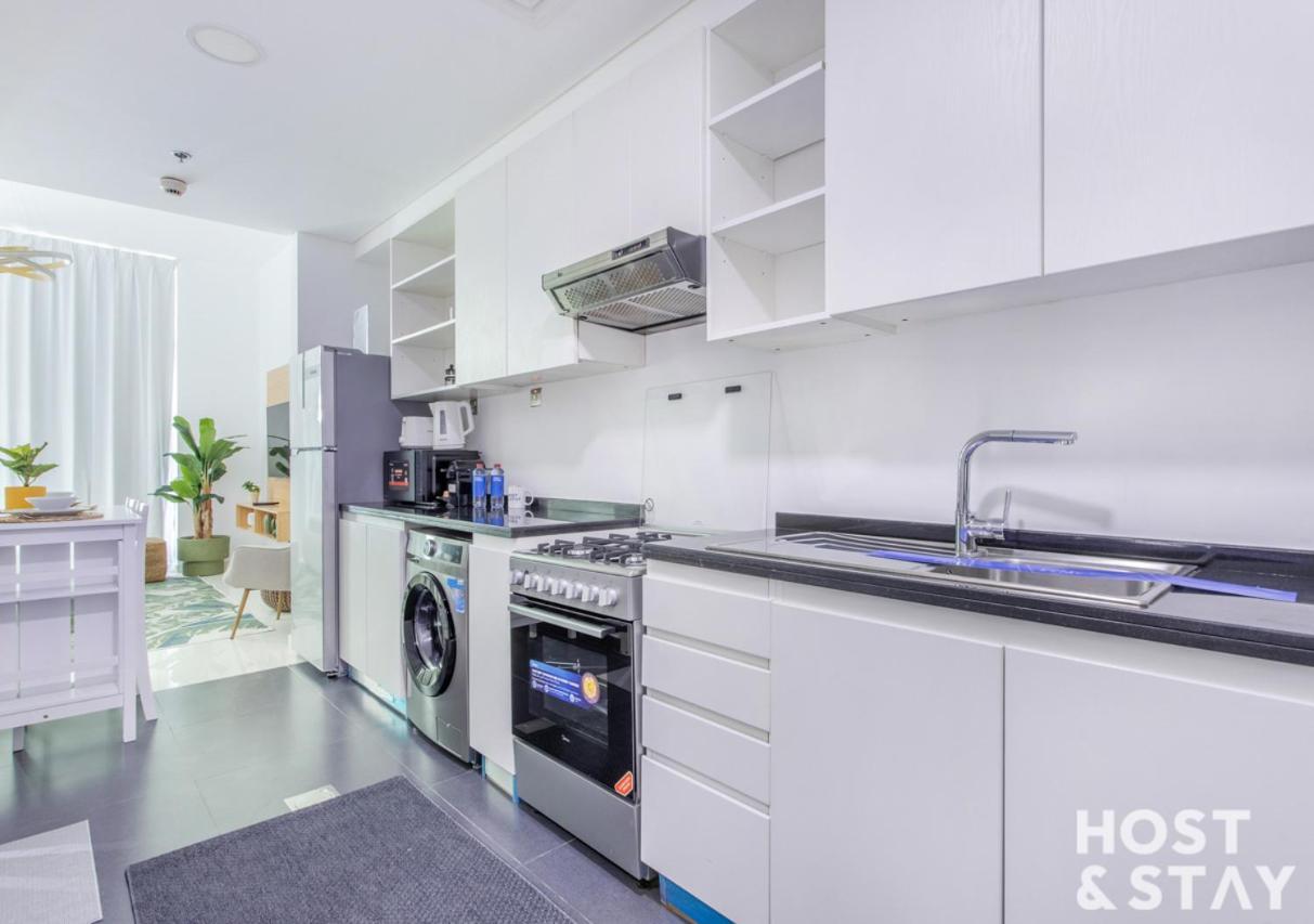 Daire In Loreto 1a, Damac Hills - Host & *