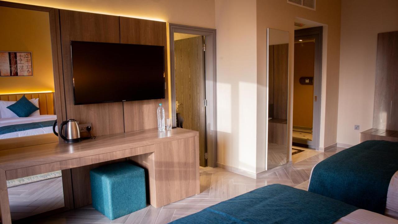 Six Seasons Hotel Dubai