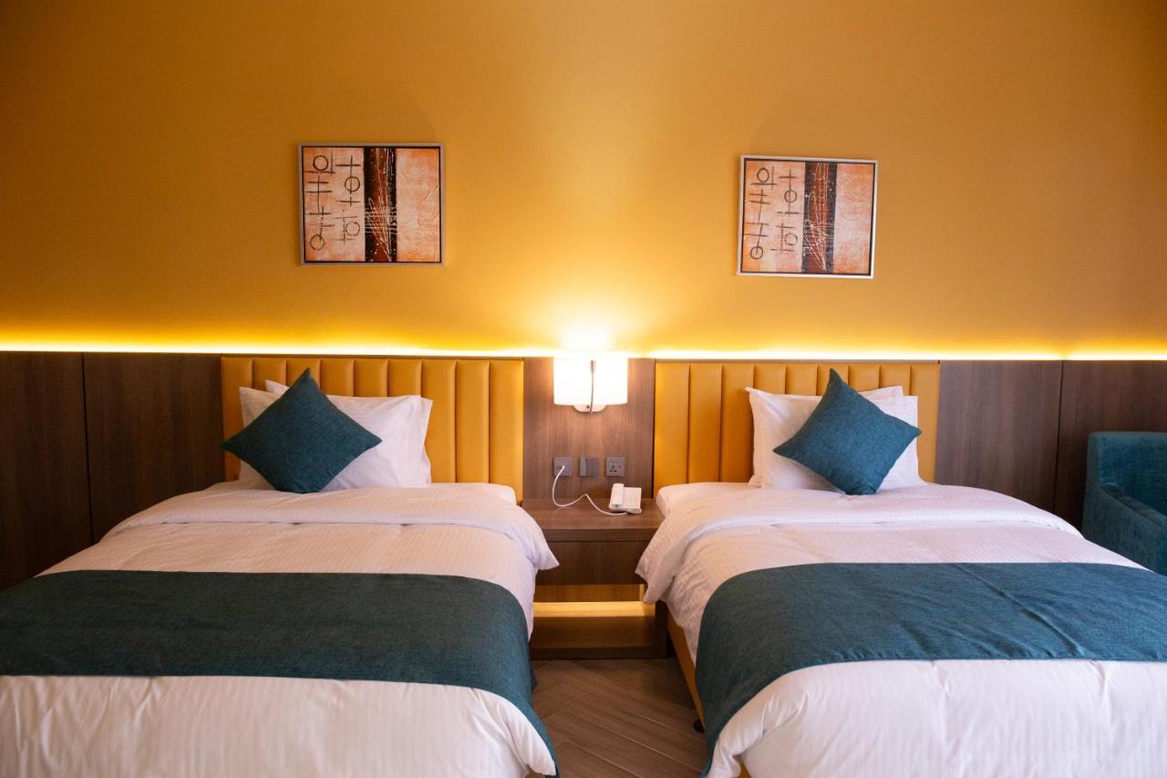 Hotel Six Seasons 3*
