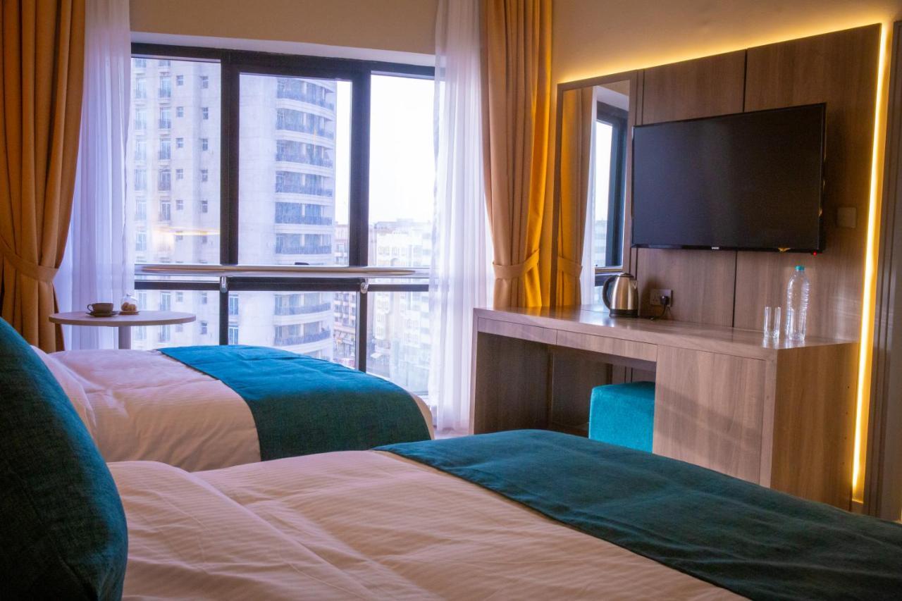 Six Seasons Hotel
