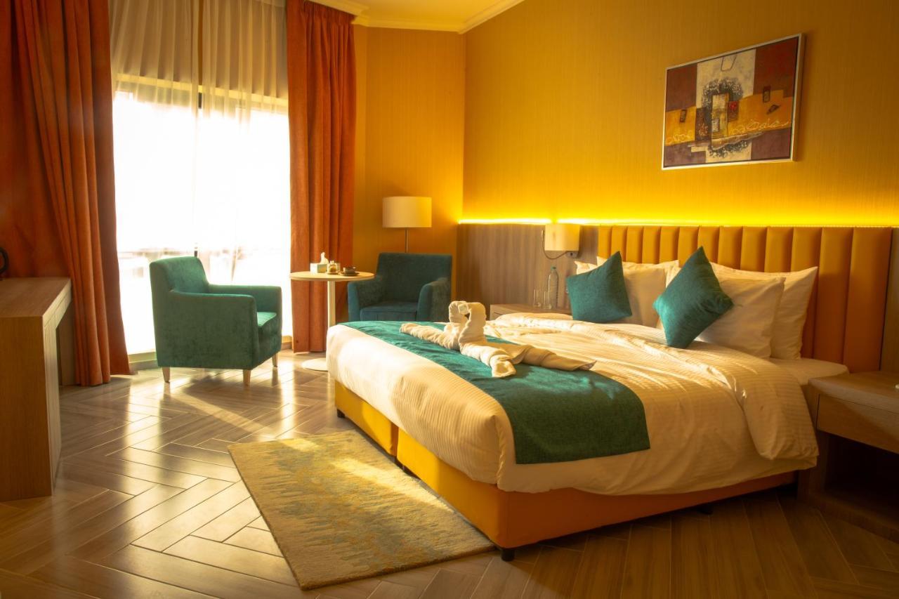 Six Seasons Hotel 3*