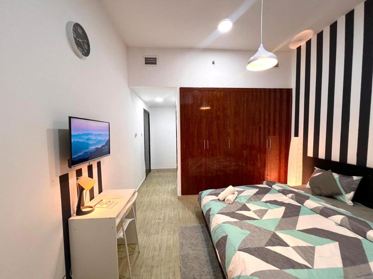 Elite Master In Marina Near Blue Water Homestay Dubai
