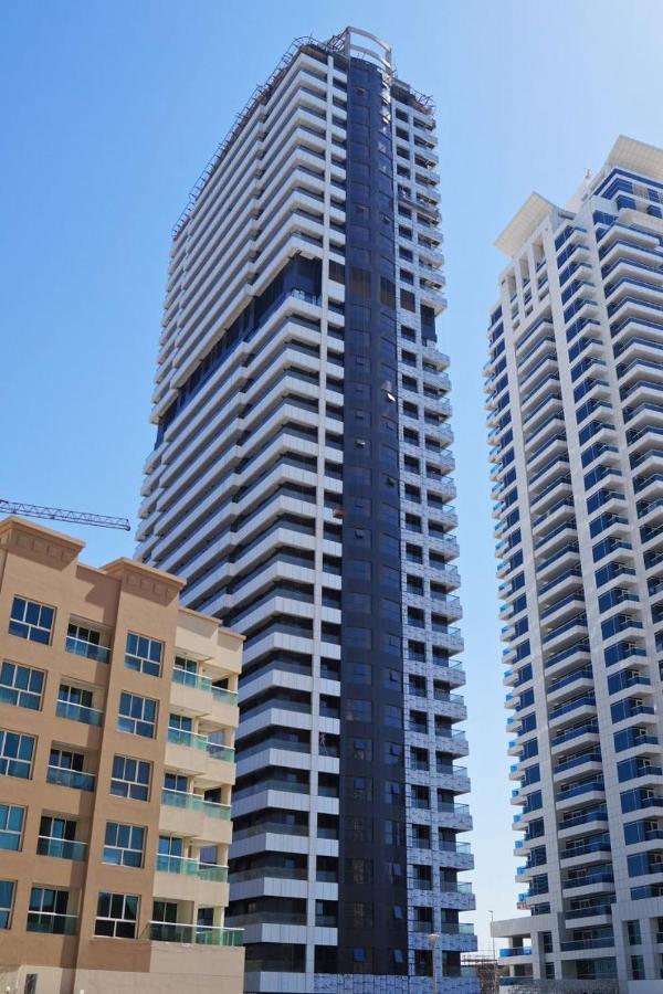 Elite Master In Marina Near Blue Water