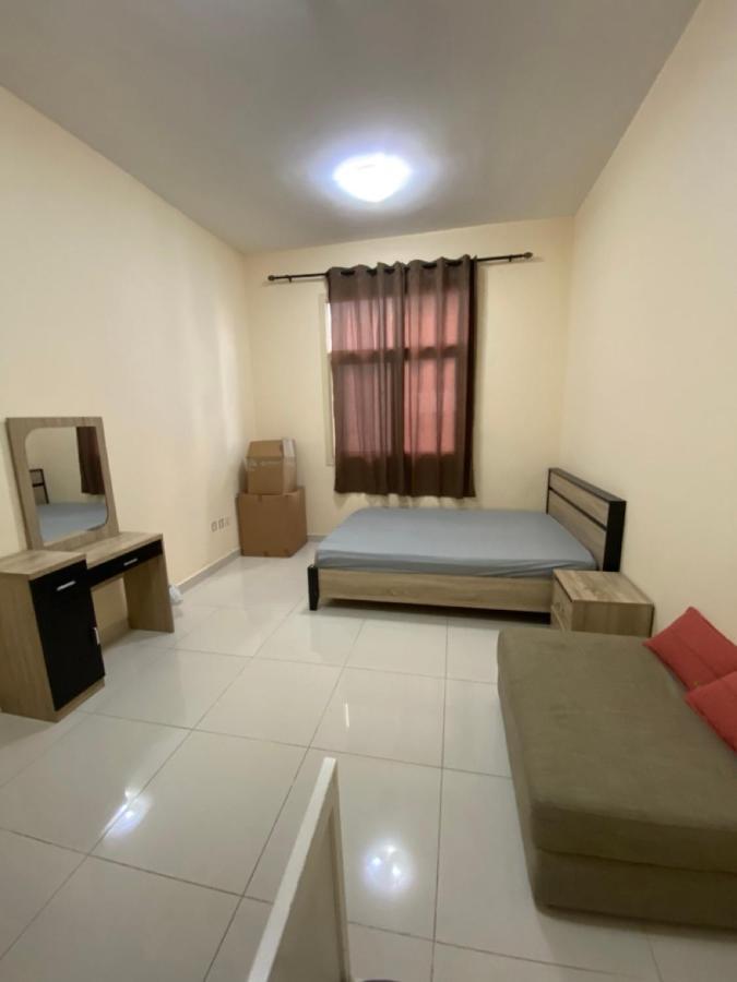 Splendid - Ladies Only - Near Zahia- Near Shj Airport Guest house