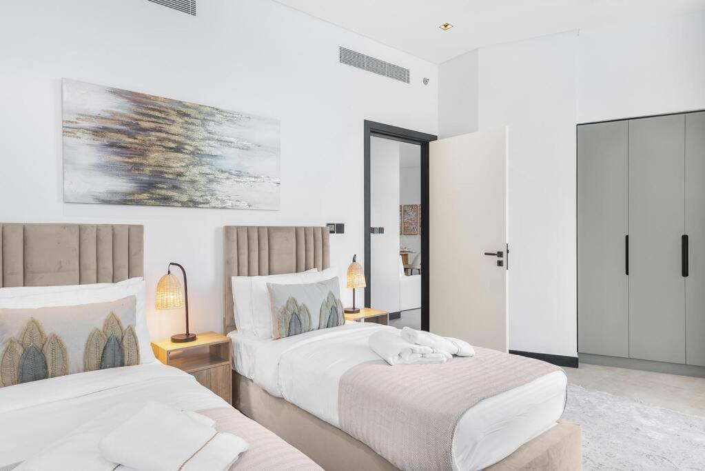 Apartment Panoramic Glamour: Business Bay With Amenities Dubai