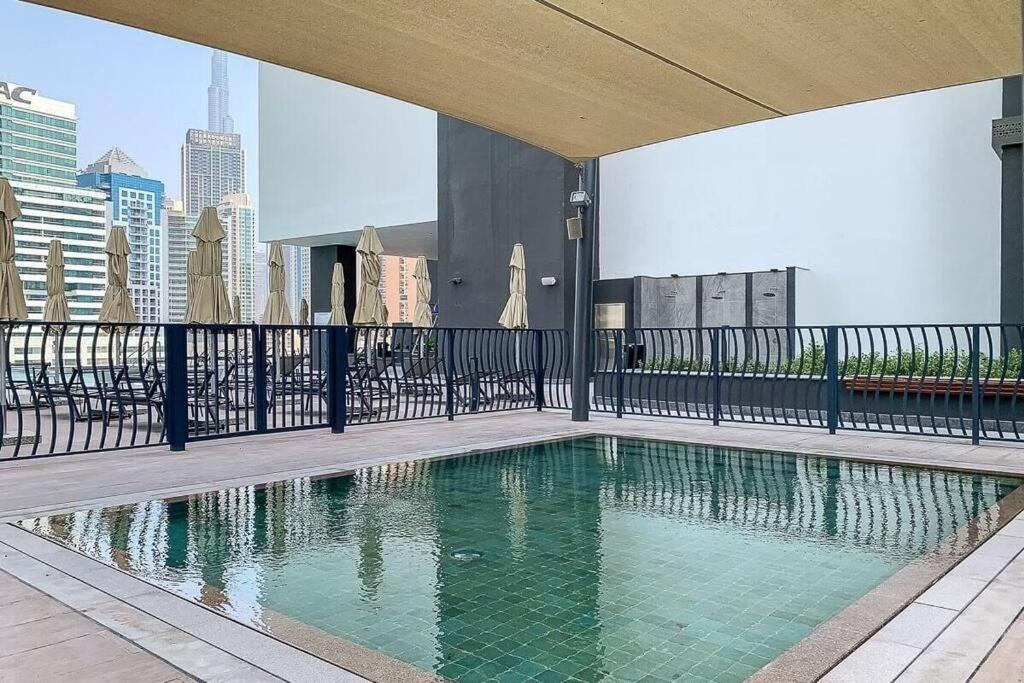Panoramic Glamour: Business Bay With Amenities Apartment Dubai