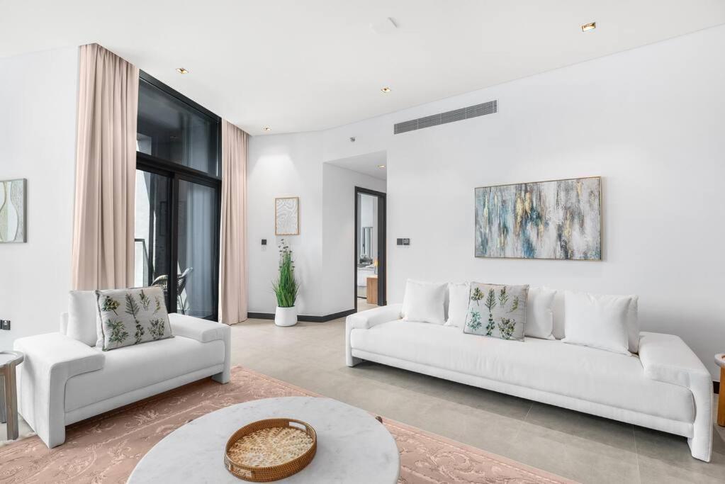 Apartment Panoramic Glamour: Business Bay With Amenities Dubai