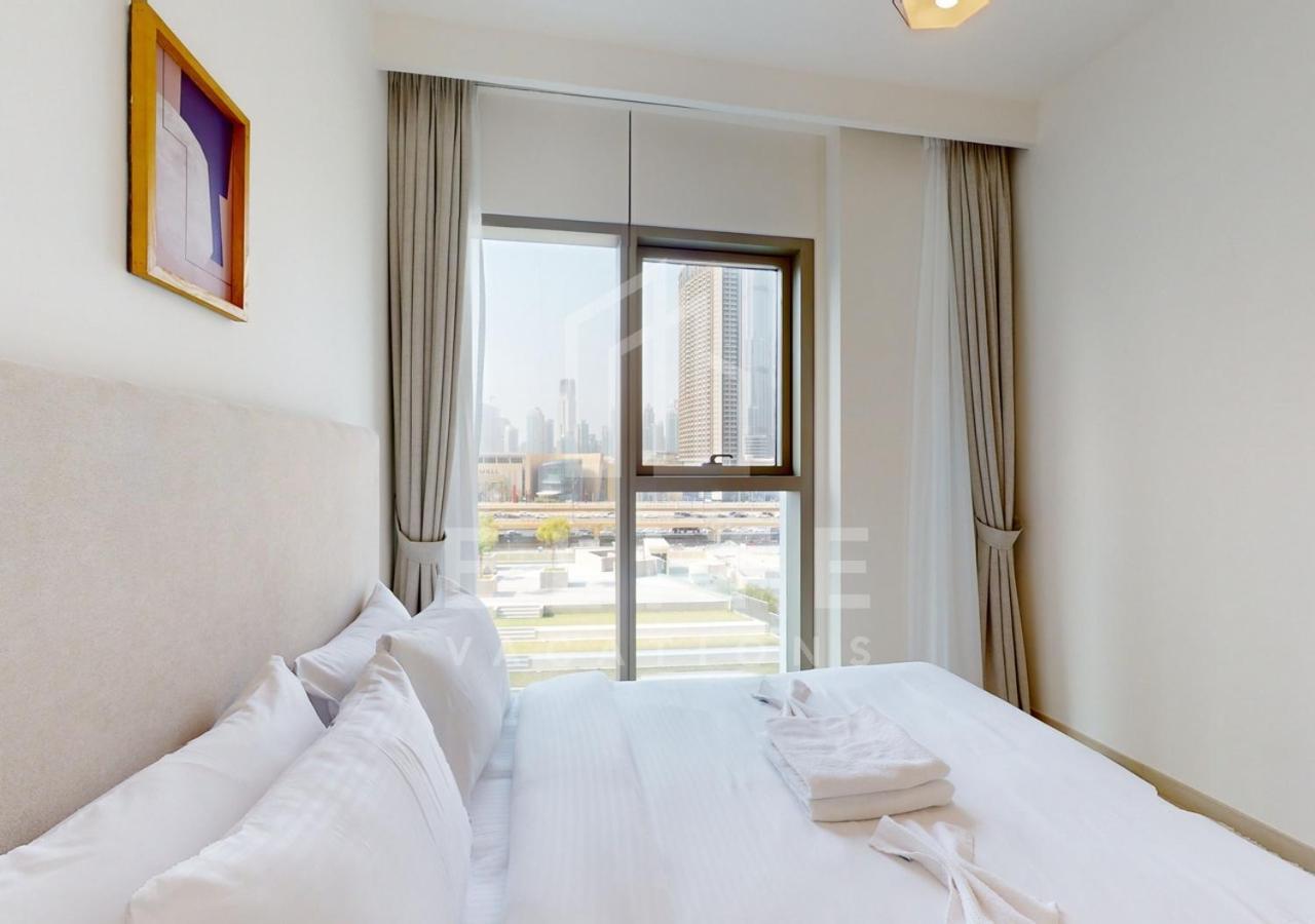 Mall Connected 2 Bed Full Burj Khalifa Views Dubai