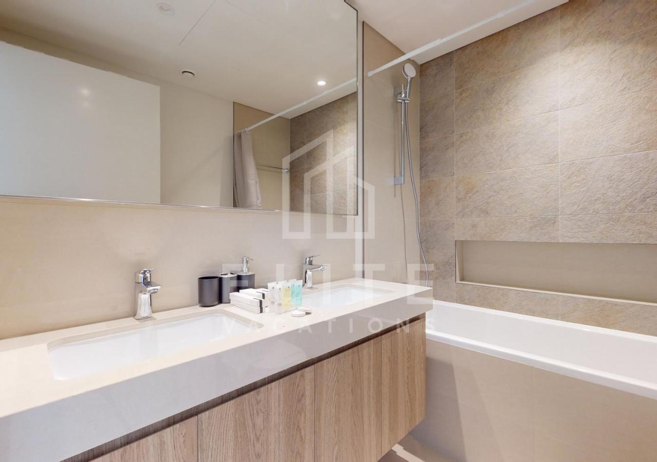 Apartment Mall Connected 2 Bed Full Burj Khalifa Views *