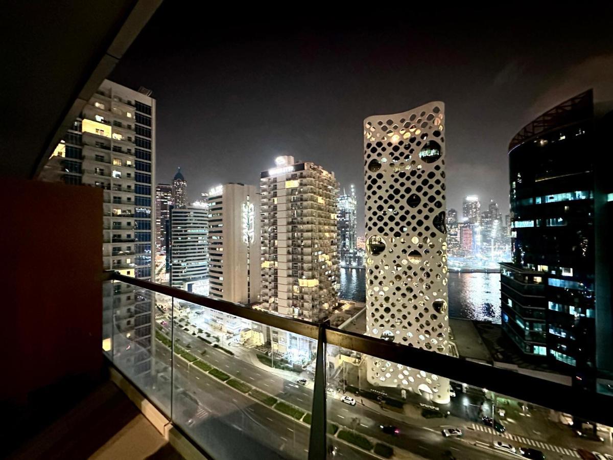 The Castle - Ubora Tower, Business Bay, Burj Khalifa View Apartment Dubai