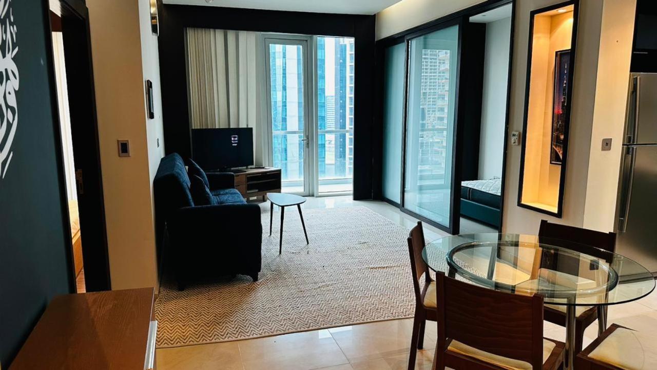 The Castle - Ubora Tower, Business Bay, Burj Khalifa View Apartment Dubai