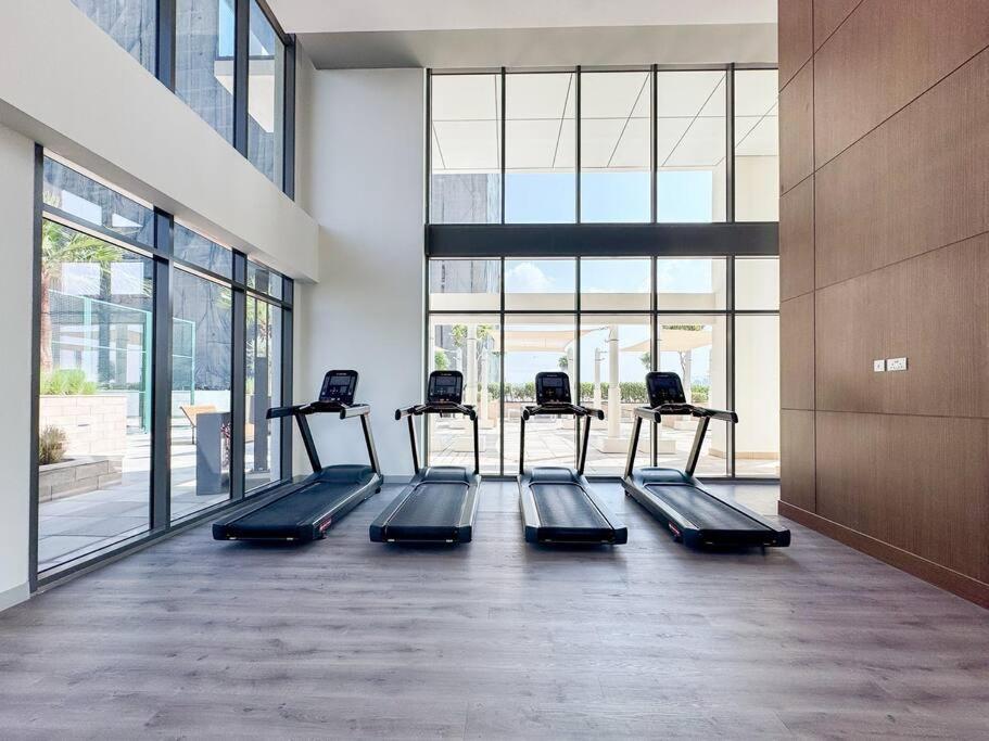 Contemporary Bright Studio Near Downtown Apartamento *