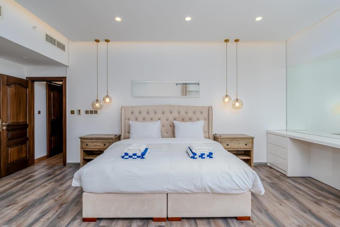 Jbr Bahar Views 4 Beds Apartment
