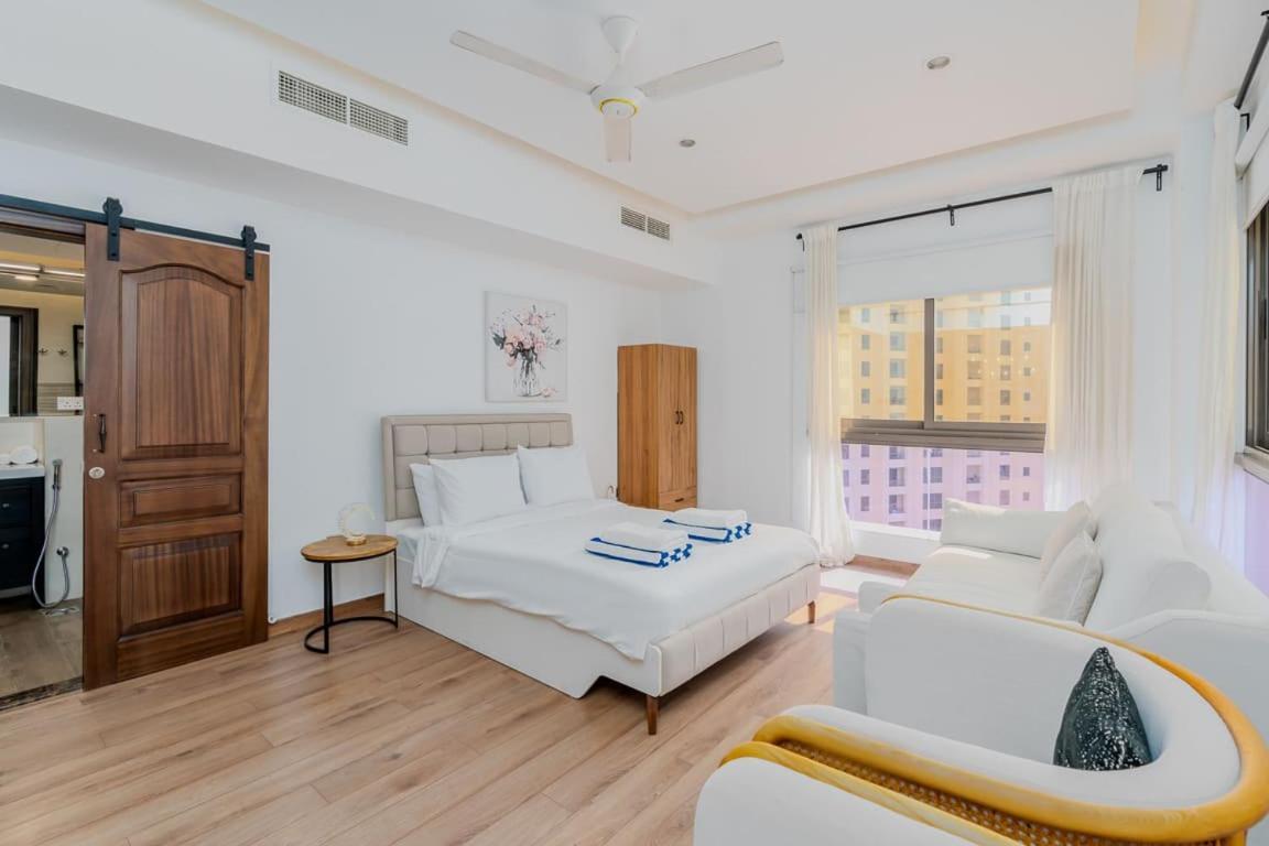 Jbr Bahar Views 4 Beds Apartment