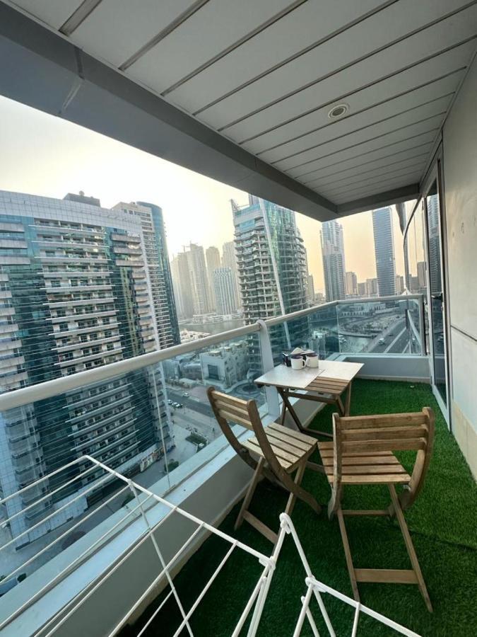 Spacious 2 Bed At Marina High Floor * Dubai