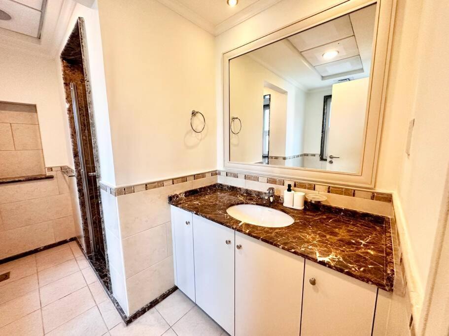 Villa Golf Facing 5bedroom In Novelia Village Dubai