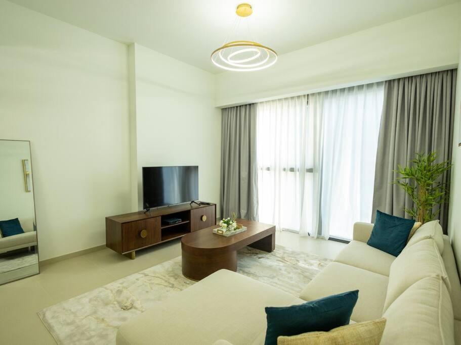 Apartment Mh - Act Tower - Downtown - 1bedroom - Ref 407 Dubai