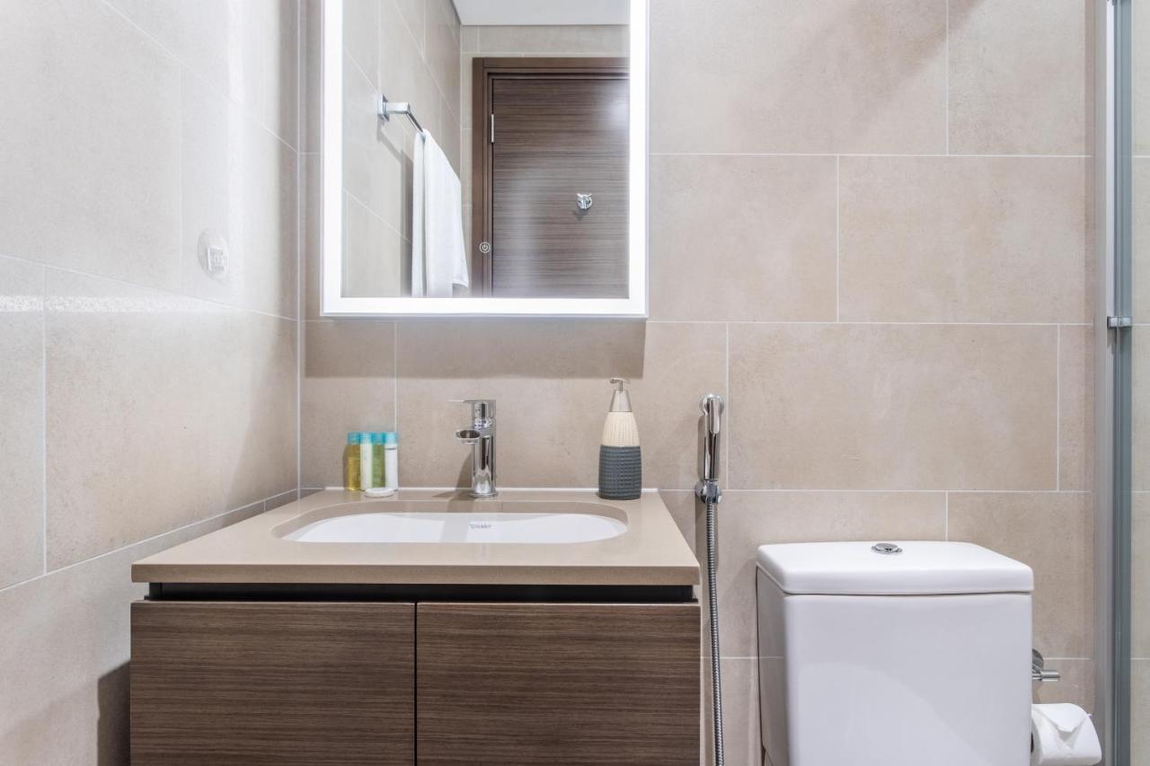By Latinem Luxury 2br Cv A814 Near Burj Khalifa Apartment