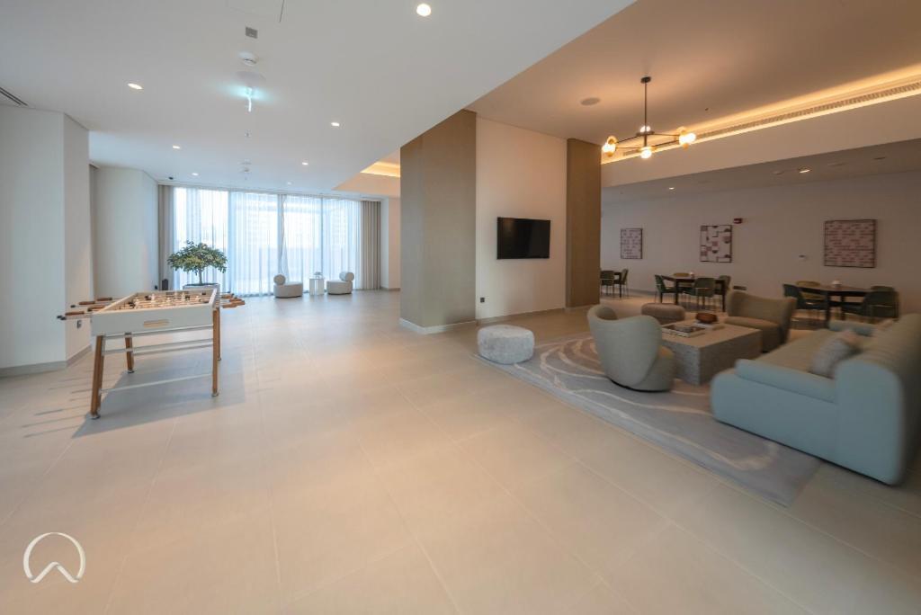 Oraya - Modern 5 Min Walk To Mall & Burj Views