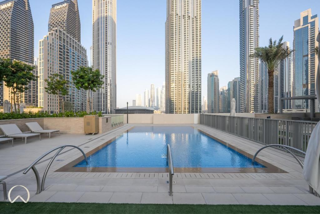 Oraya - Modern 5 Min Walk To Mall & Burj Views