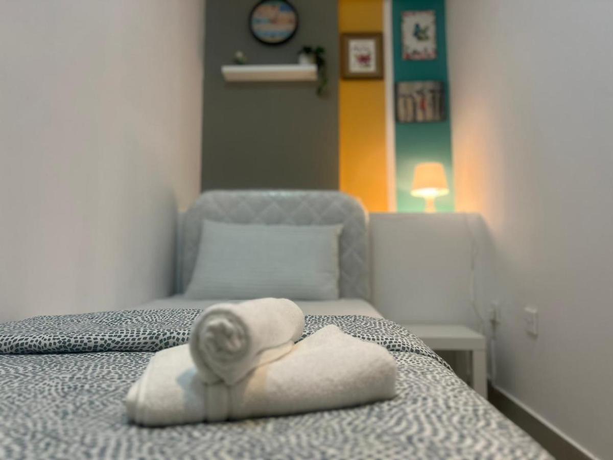 Homestay Glamorous Partition In Barsha 1 Near Metro