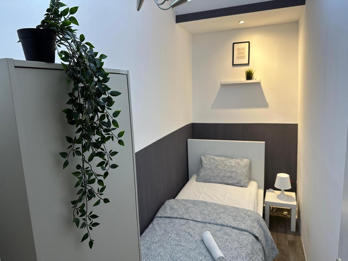Traveller Partition In Al Barsha 1 Near Metro Homestay