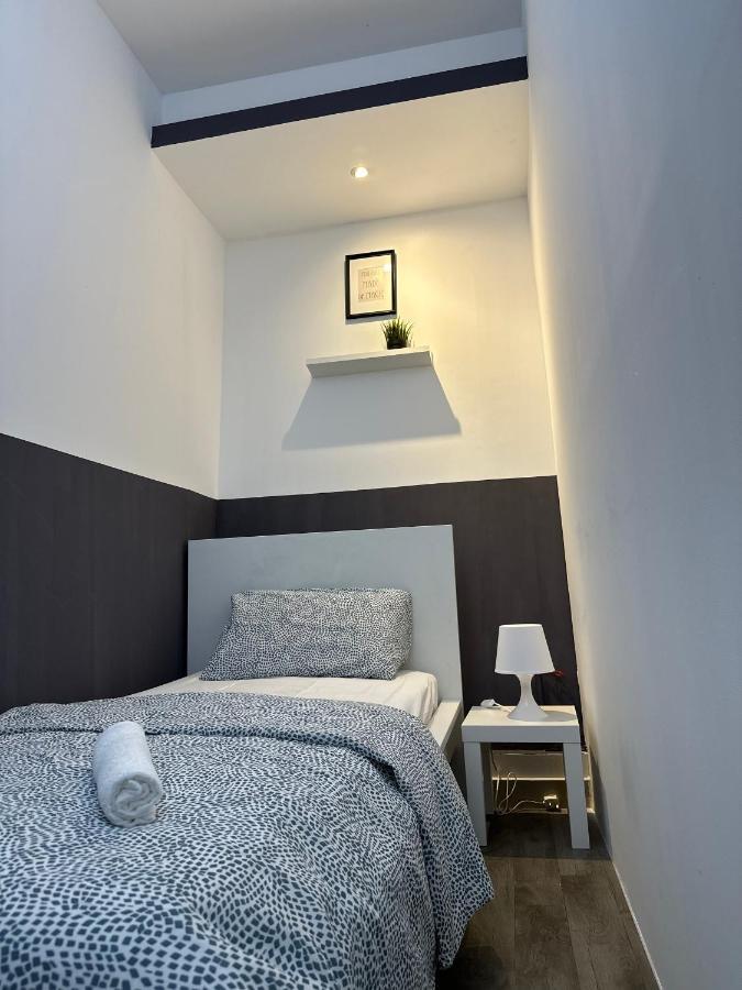 Traveller Partition In Al Barsha 1 Near Metro Homestay *