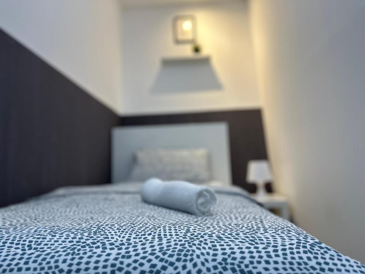 Traveller Partition In Al Barsha 1 Near Metro * Dubai