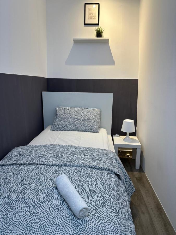 Traveller Partition In Al Barsha 1 Near Metro * Dubai