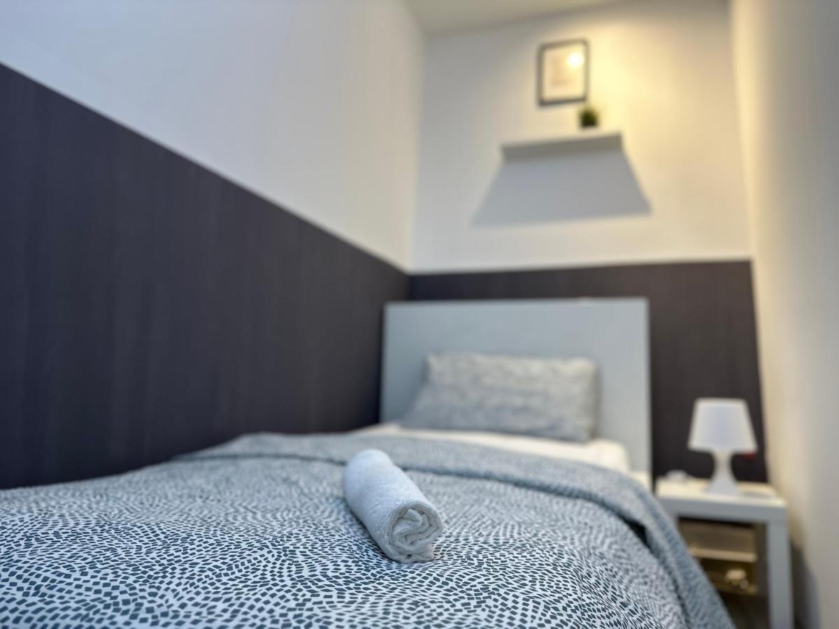 Traveller Partition In Al Barsha 1 Near Metro Homestay