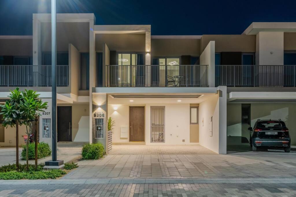 3 Bedrooms In Tilal Al Ghaf Apartment *