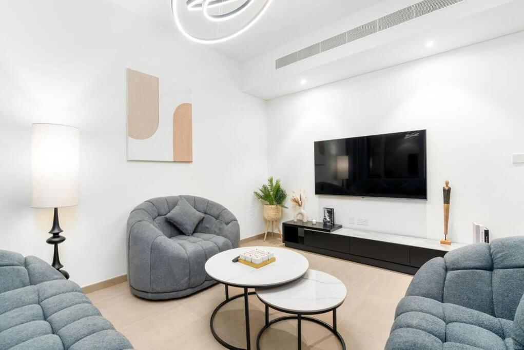 Apartment 3 Bedrooms In Tilal Al Ghaf Dubai
