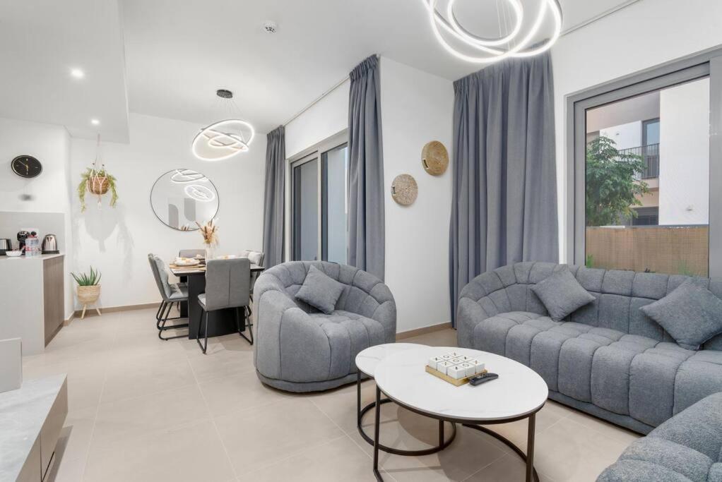 3 Bedrooms In Tilal Al Ghaf Apartment