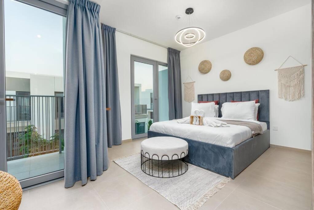 3 Bedrooms In Tilal Al Ghaf Apartment *
