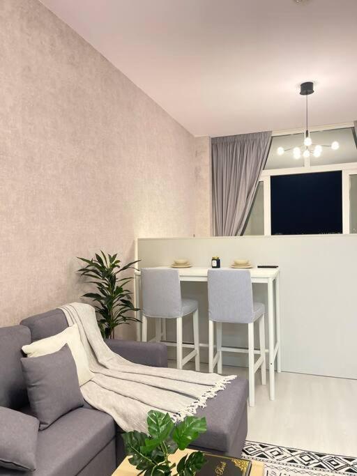 Sunset Lake - Rp Apartment Dubai