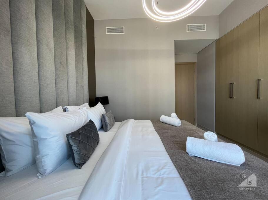 Dreamy Getaway 4b In Burj Royale Downtown Dubai