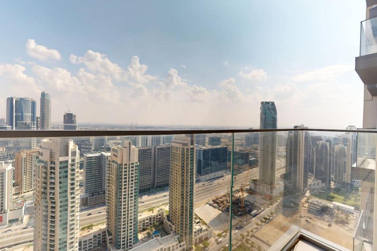 Burj Royale - Elegant Two Bedroom Apartment *
