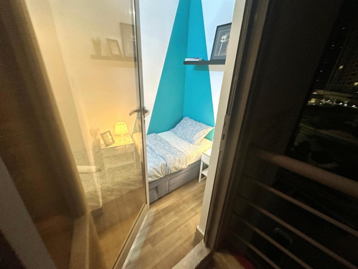 Cityview Partition With Balcony In Tecom