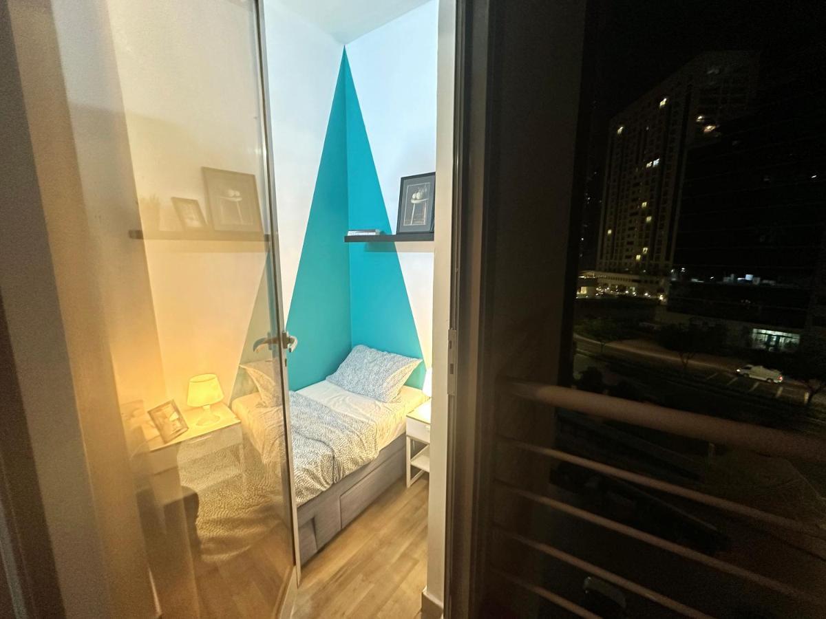 Cityview Partition With Balcony In Tecom * Dubai