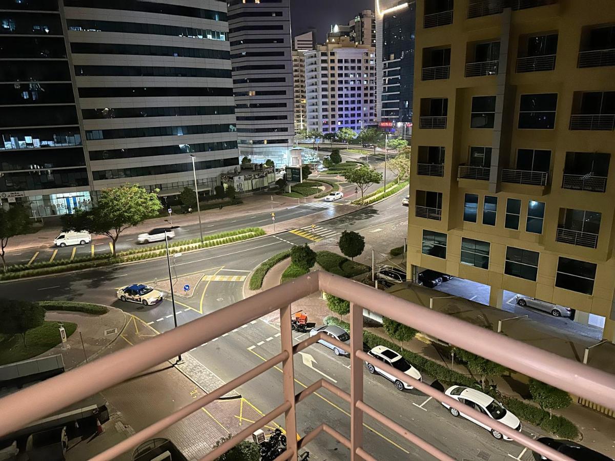 Cityview Partition With Balcony In Tecom Homestay *