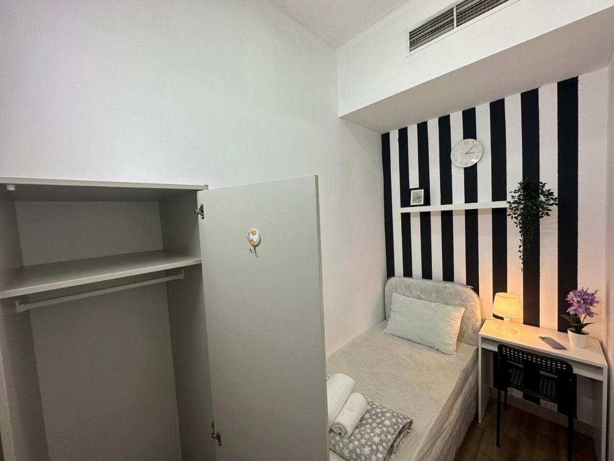 Beautiful Partition Strip In Barsha Heights Homestay