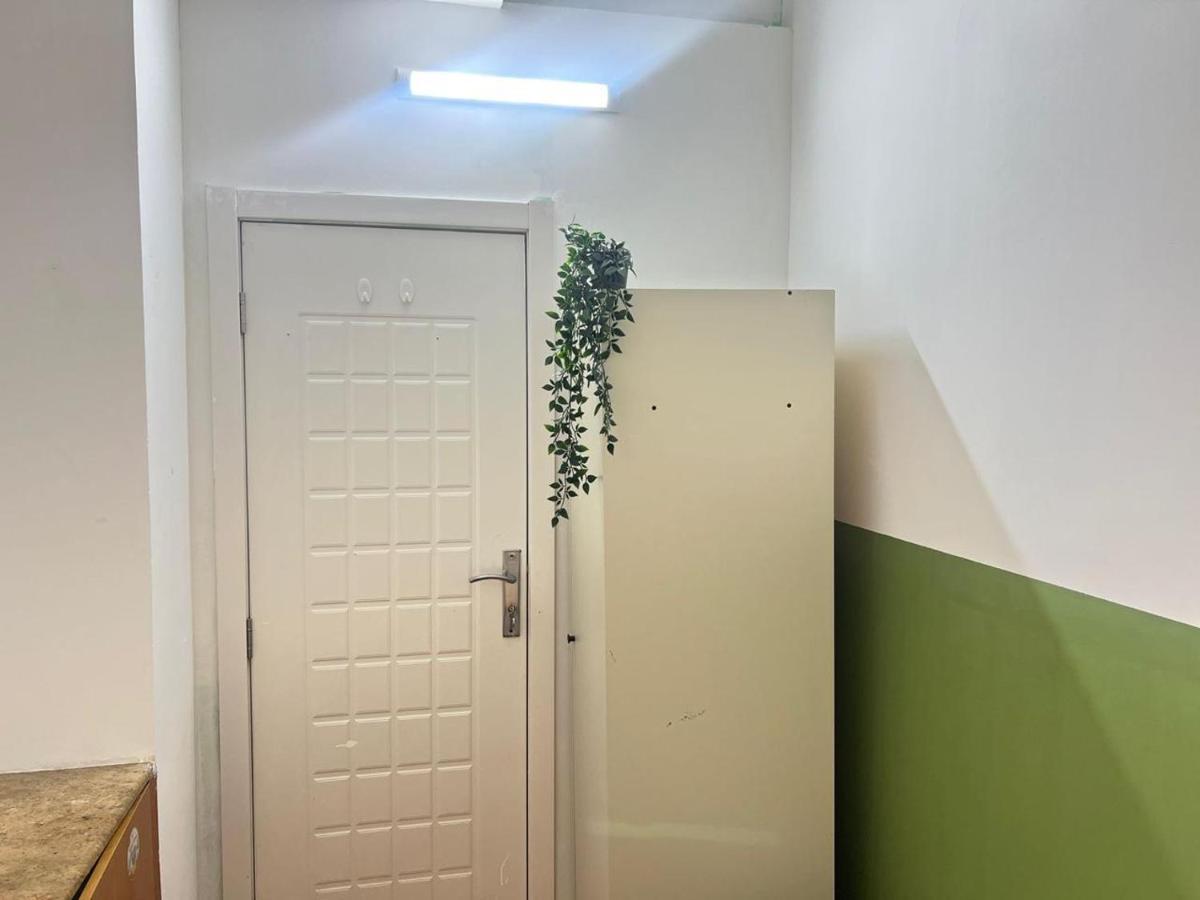 Bachelor Partition In Tecom Near Internet Metro * Dubai