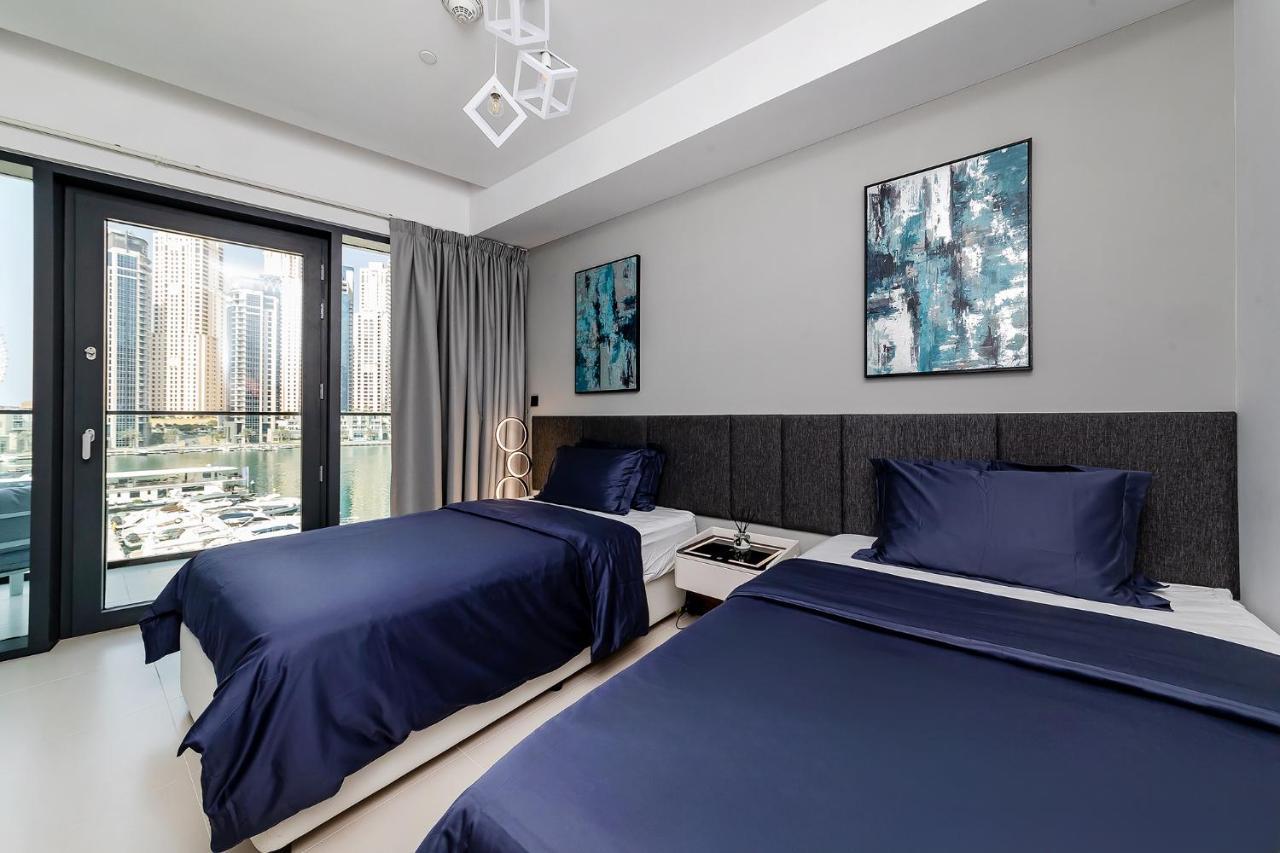 Luxurious 2br With Panoramic Marina View Apartment