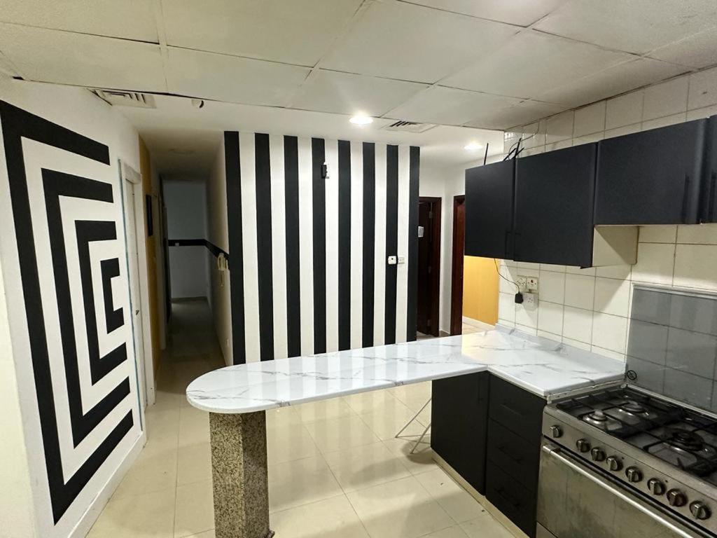 Partition 3 Mins To Mashreq Metro * Dubai
