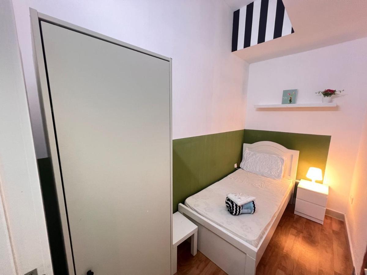 Bachelor Partition In Tecom Near Internet Metro