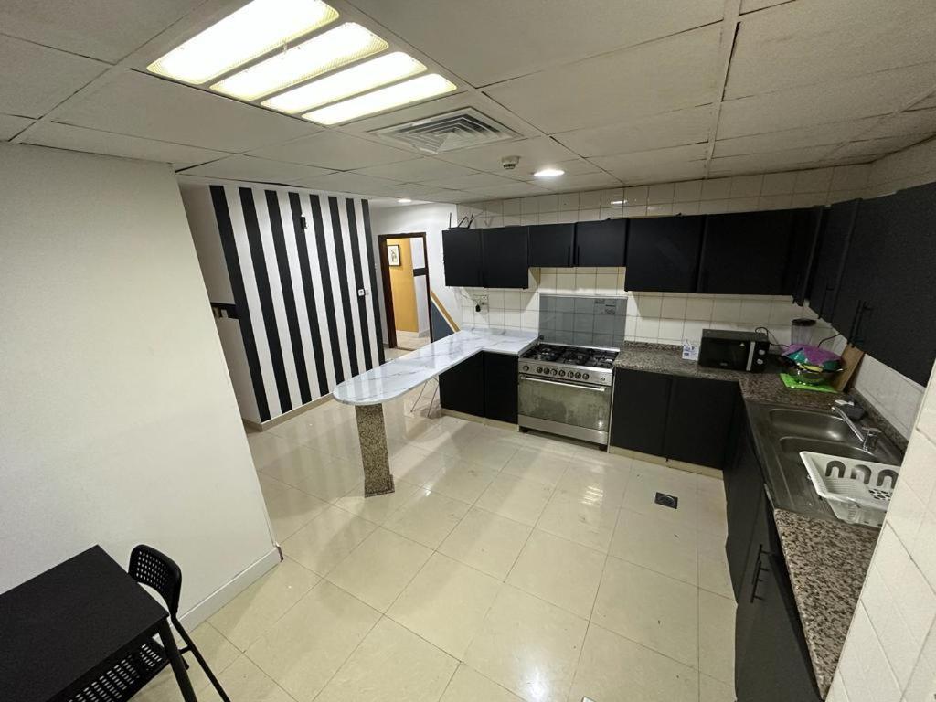 Pansiyon Partition 3 Mins To Mashreq Metro Dubai