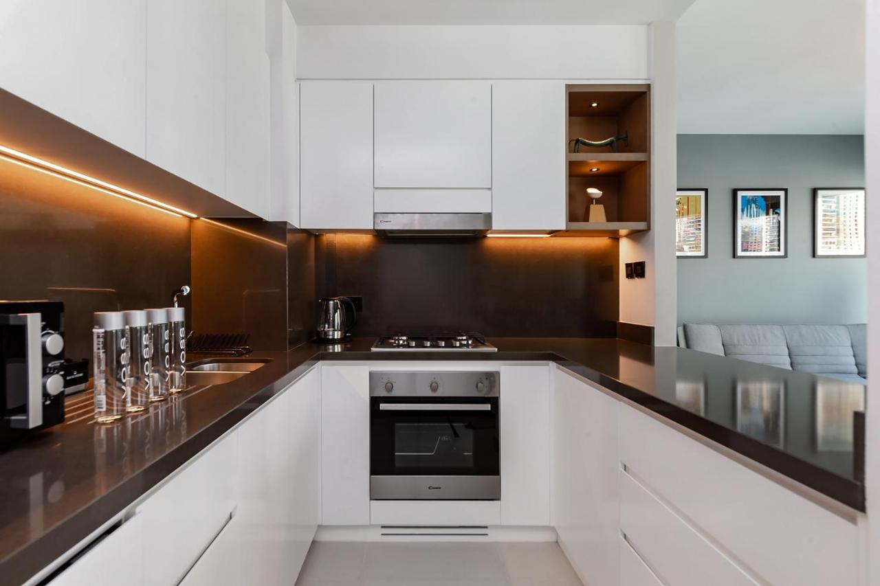 Luxurious 2br With Panoramic Marina View Apartment