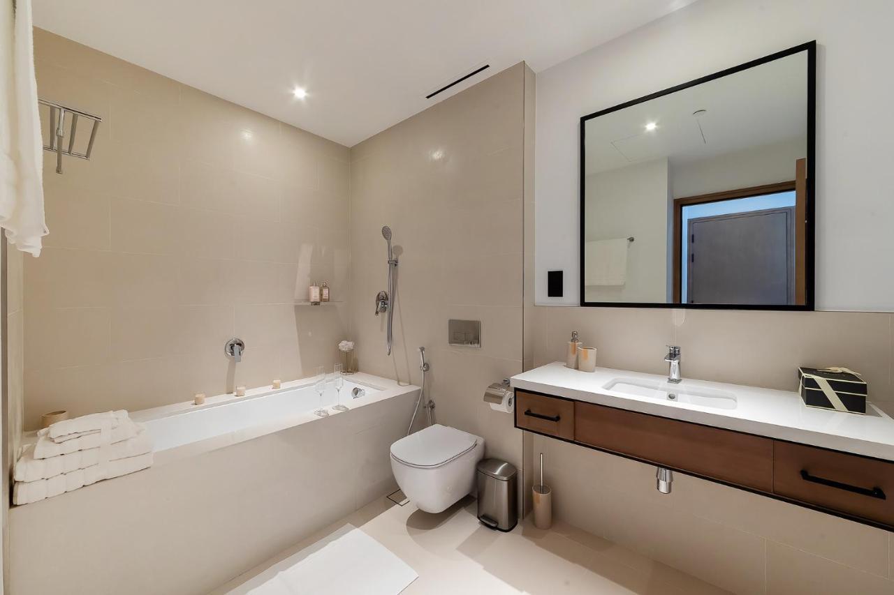 Luxurious 2br With Panoramic Marina View Dubai