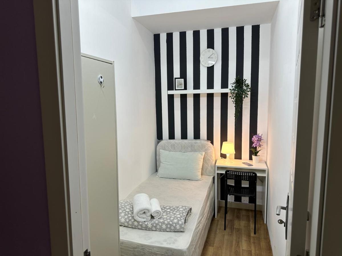 Beautiful Partition Strip In Barsha Heights Homestay
