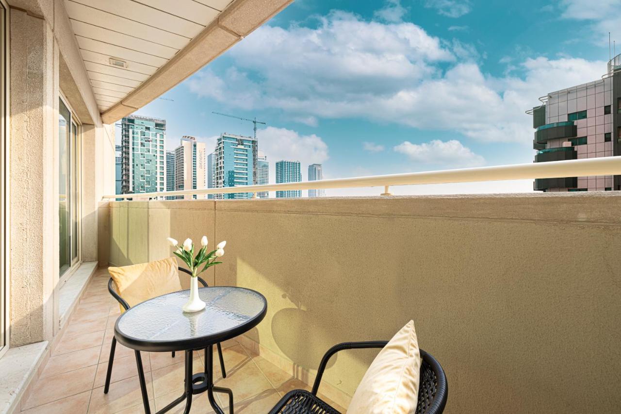 Luxury 1 Bedroom On Marina Walk *